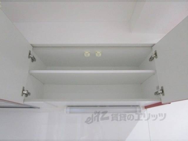 キッチン　上部収納