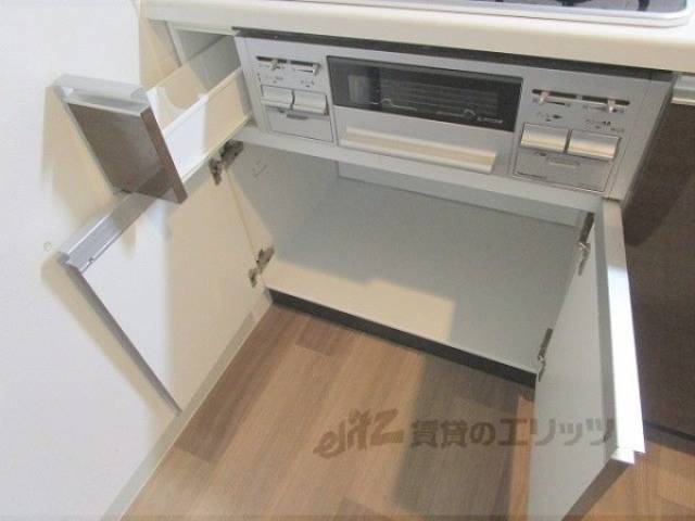 キッチン　下部収納