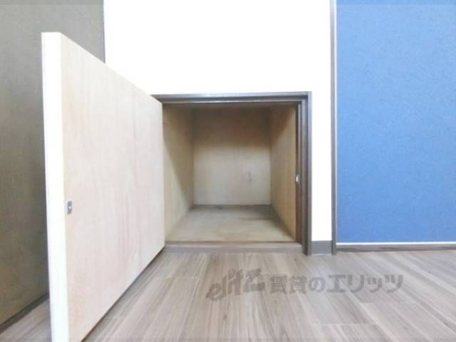 階段下収納