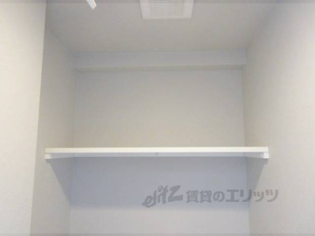 トイレ　収納棚