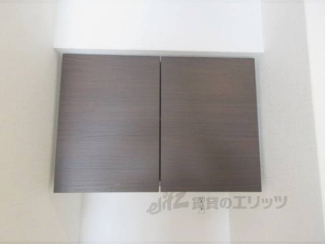 収納　キッチン付近