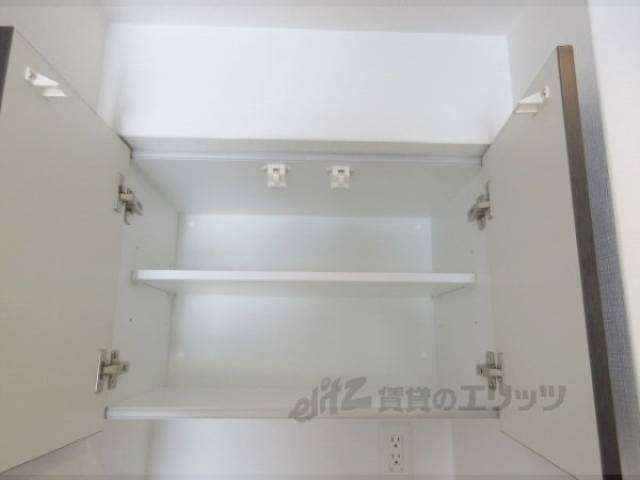 収納　キッチン付近