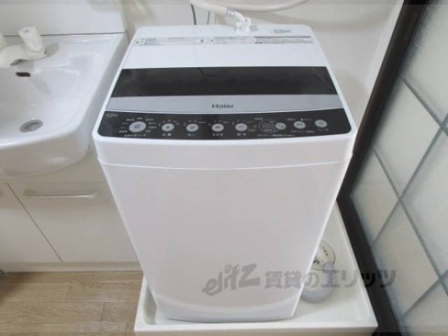 洗濯機置場　洗濯機