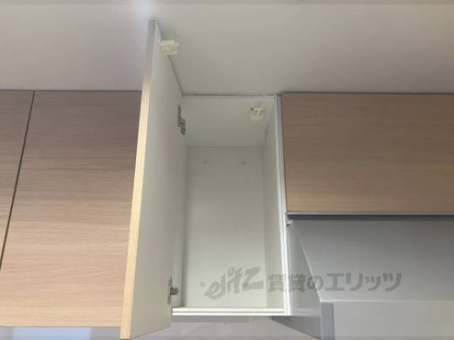 キッチン　上部収納