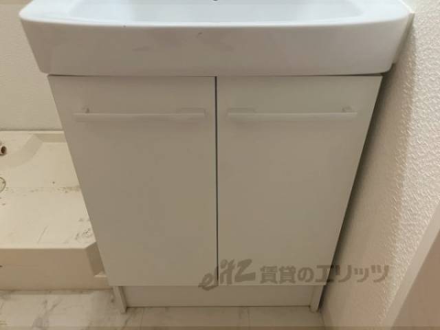 洗面所　下部収納