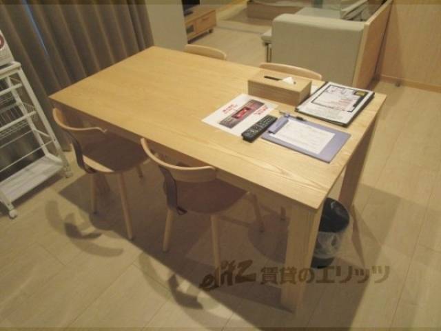 ダイニングテーブル