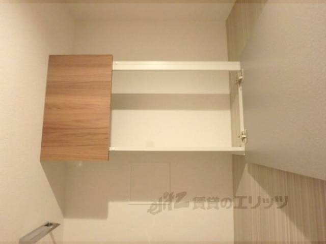 トイレ　収納棚