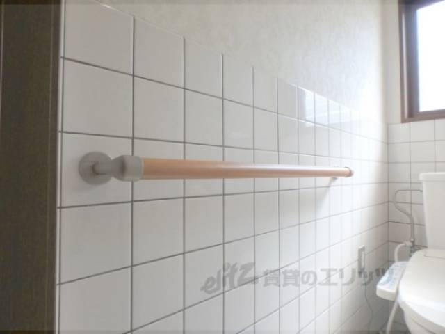 トイレ　手すり