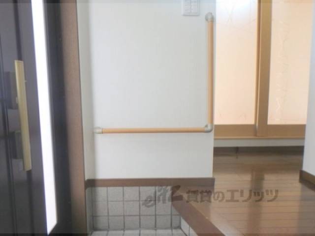 玄関　手すり