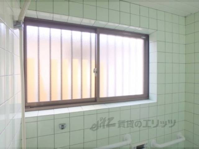 風呂　窓