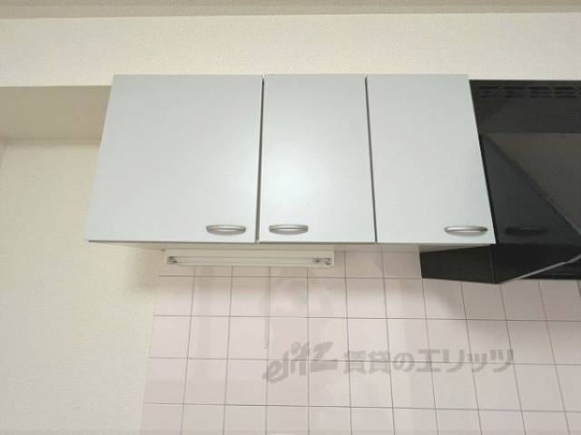 キッチン　上部収納