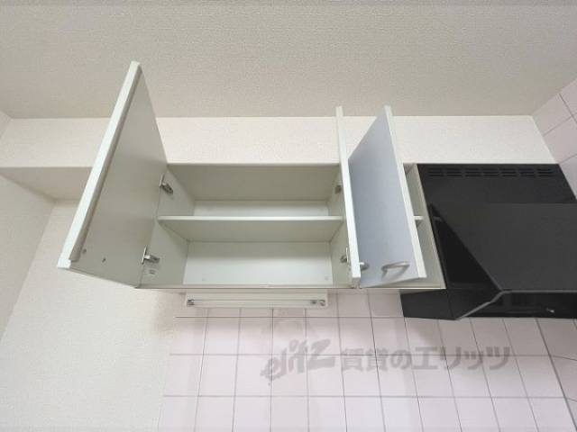 キッチン　上部収納