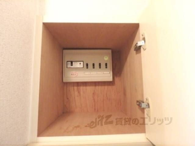 下駄箱　ブレーカー