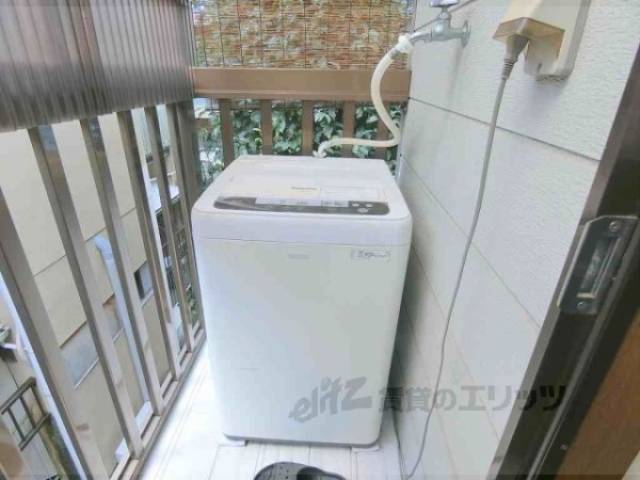 洗濯機置場　洗濯機