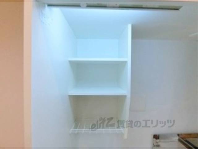 キッチン　キッチン上部収納