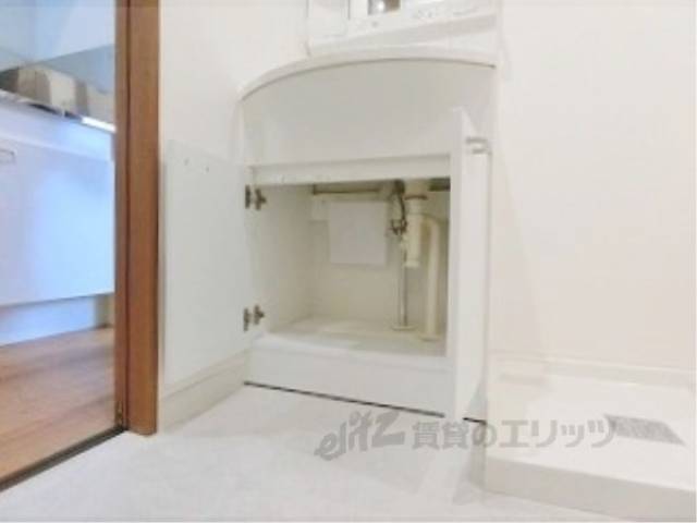 洗面所　洗面所下部収納