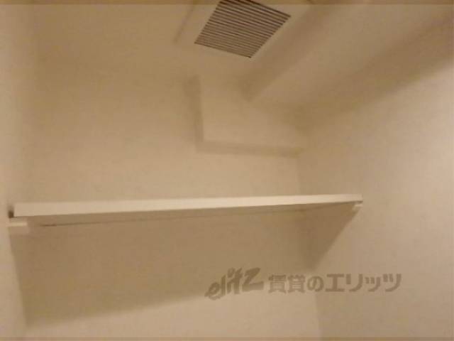 トイレ　トイレ内棚