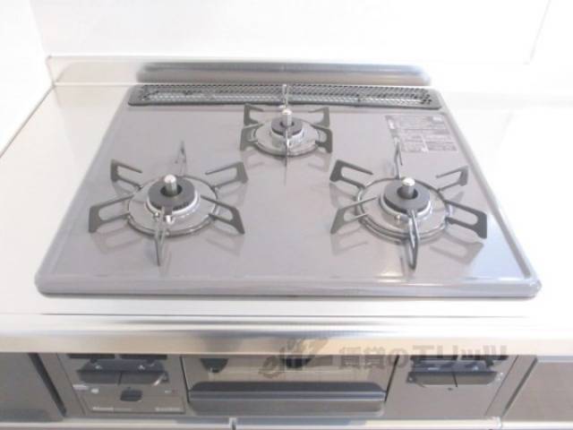 キッチン　ガス3口コンロ
