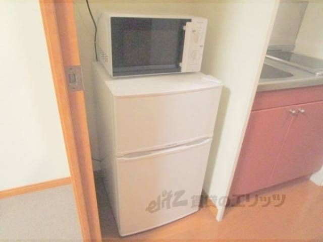 電子レンジ、冷蔵庫