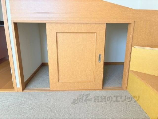 収納　ベッド下収納