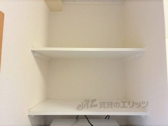 冷蔵庫置場　収納