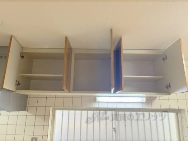キッチン　上部収納