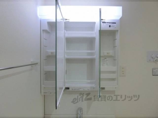洗面所　上部収納