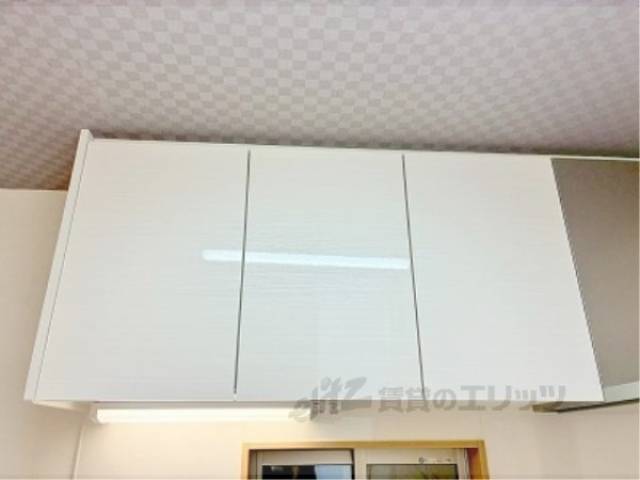 キッチン　上部収納