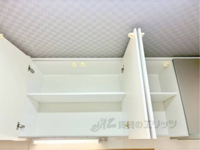 キッチン　上部収納