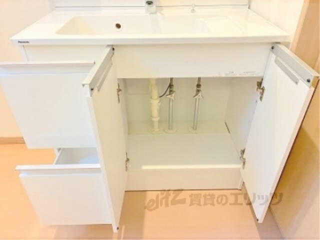 洗面所　下部収納