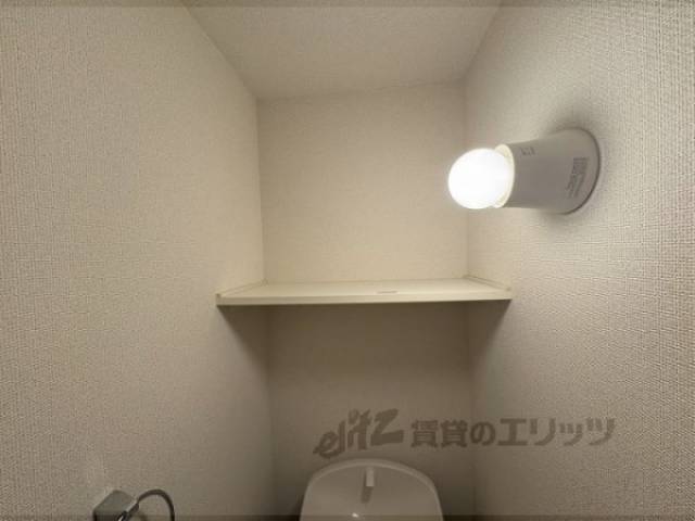 トイレ　トイレ棚