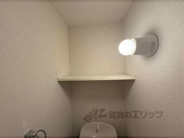 トイレ　トイレ棚
