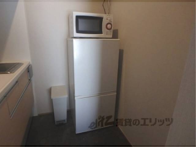 冷蔵庫置場　冷蔵庫と電子レンジ