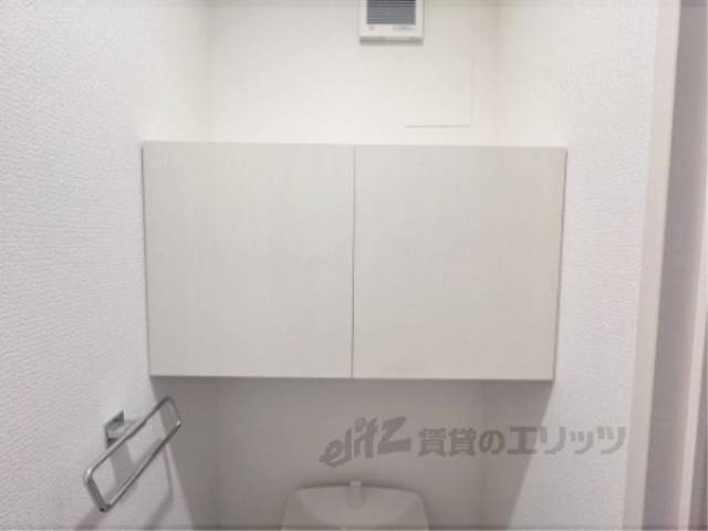 収納　トイレ上