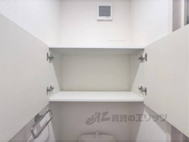 収納　トイレ上