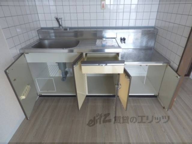 キッチン　収納