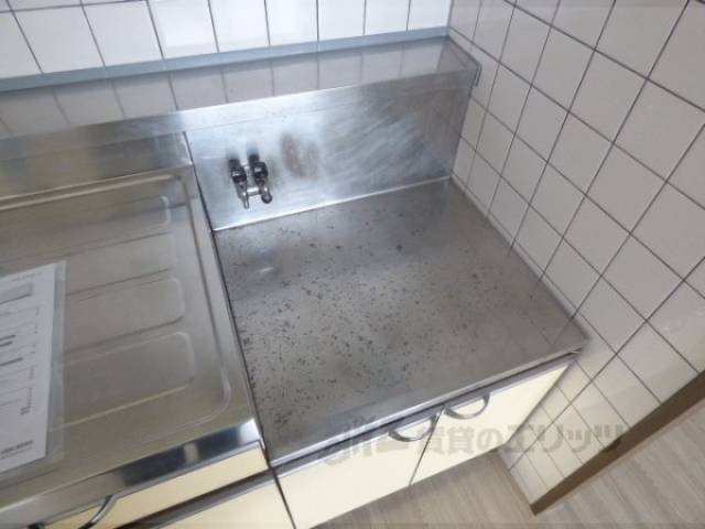 キッチン　コンロ置き場