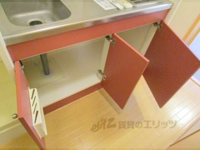 収納　キッチン下収納