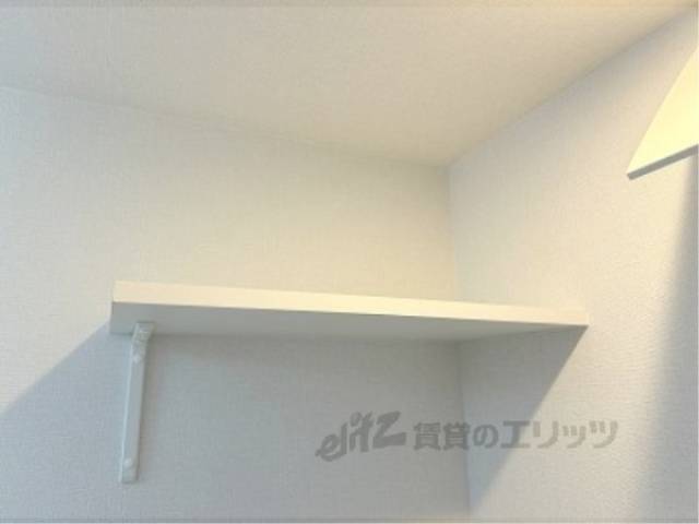 トイレ　上部棚