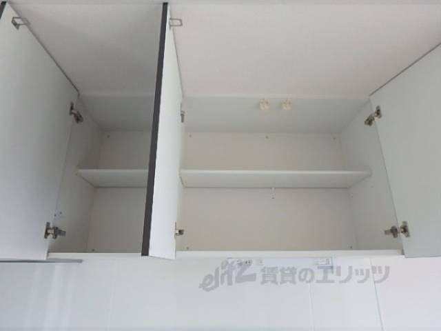 キッチン　上段収納