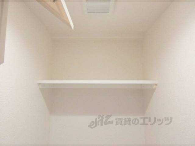 収納　トイレ上
