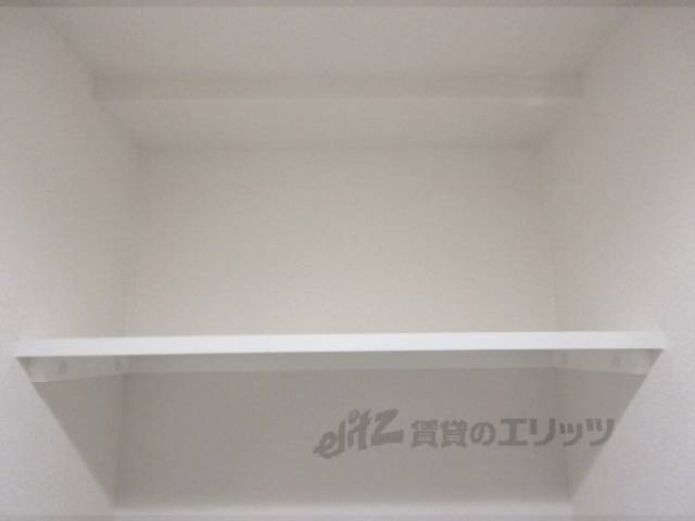 トイレ　トイレ上収納