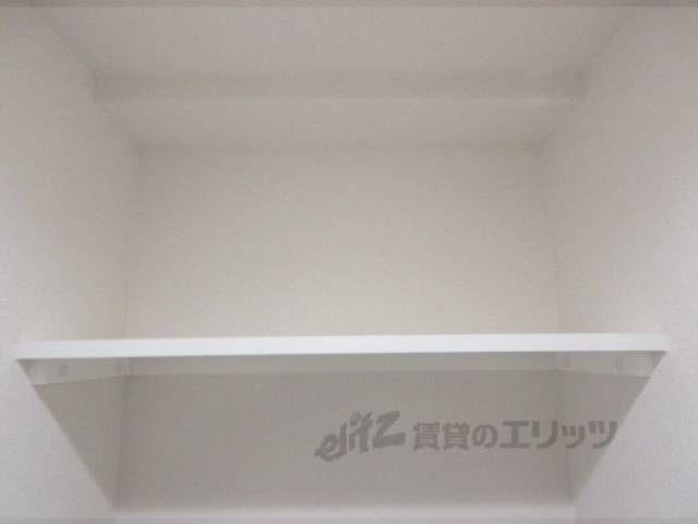 トイレ　トイレ上収納