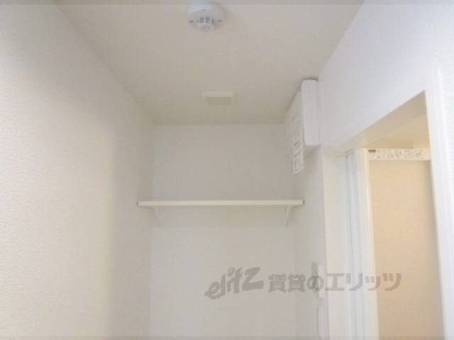 トイレ　上部収納