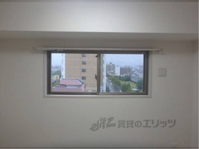 洋室　洋室小窓