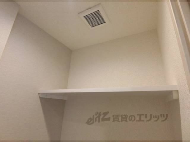 トイレ　上部収納