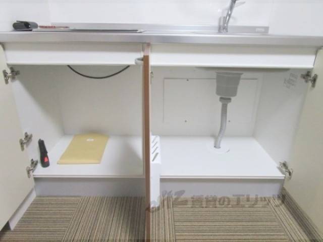 キッチン　収納下部