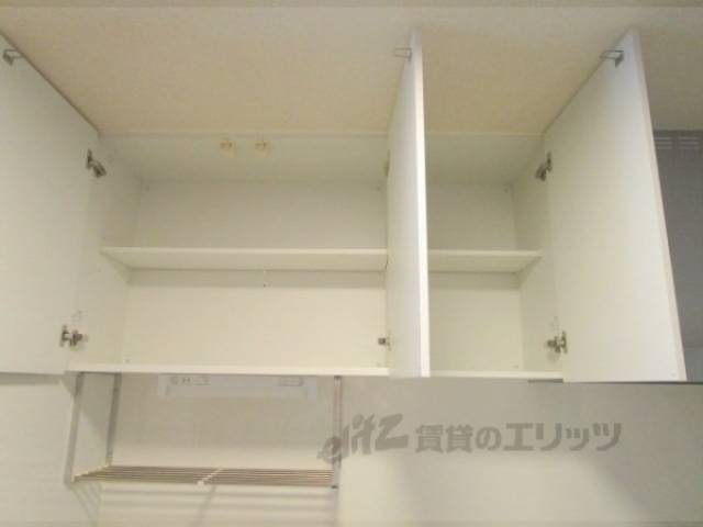 キッチン　収納上部