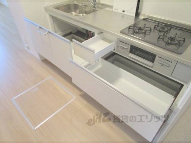 キッチン　収納下部