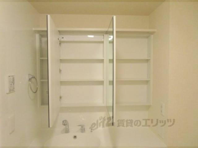 洗面所　収納上部